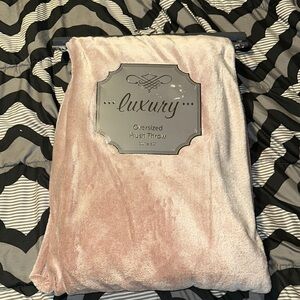 Luxury Oversized Plush Throw